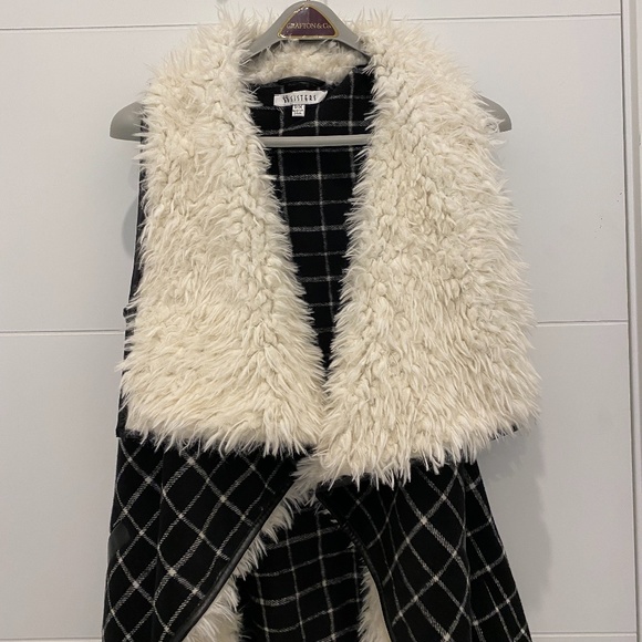 Cosy  vest - SM - Picture 1 of 8